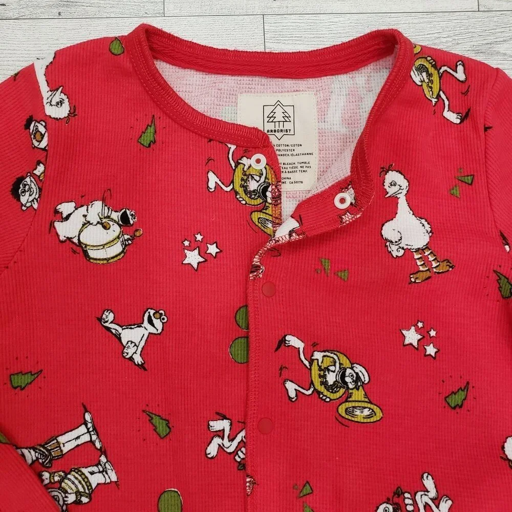 RARE Sesame Street Youth One Piece Pajamas Snap Up Thermal Red Size 6-7‎ Yrs NEW